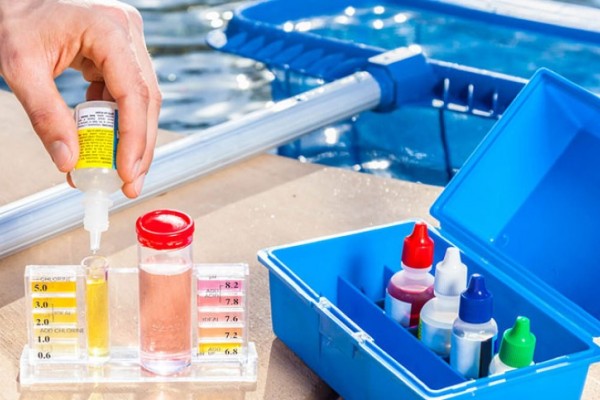 How to Measure the pH Levels of a Pool and Hot Tub?